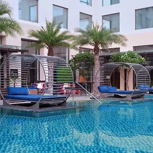 Courtyard By Marriott Отель